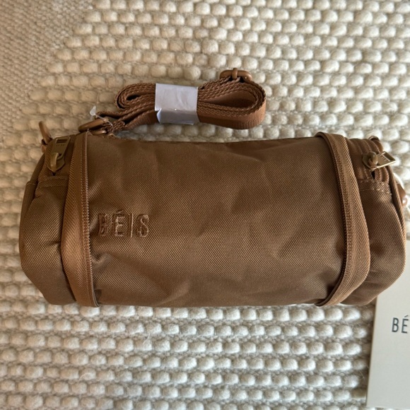 BEIS Camel Tan Expandable Crossbody Charm Bag with Adjustable Shoulder Strap nwt - Picture 2 of 12